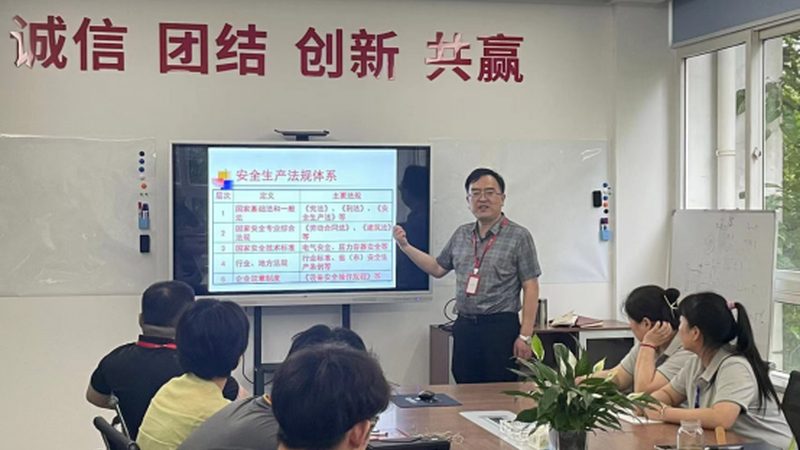 关注教材质量：教材的质量直接影响到培训效果。可以从以下几个方面判断教材质量：
