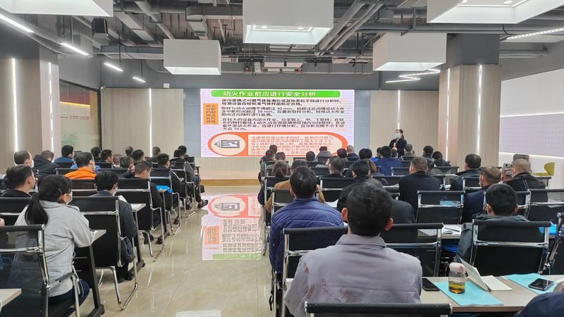 行业现状：市场庞大，良莠不齐