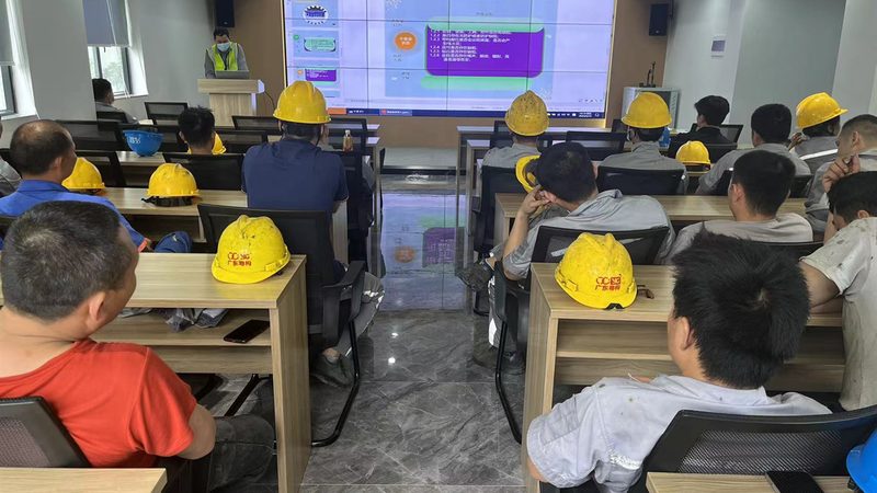 广州研究生辅导班的价格受到多种因素的影响，主要包括以下几点：